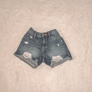 DENIM JEAN SHORTS WITH LACE